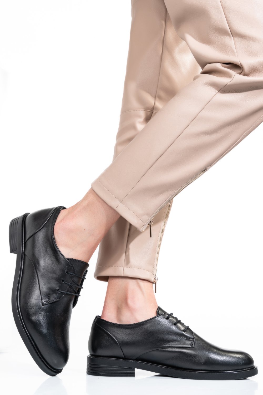 Fekete természetes bőr  2s7h41-605np