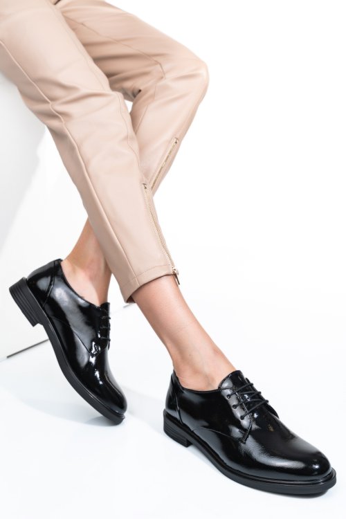 Fekete természetes lakkozott bőr  2s7h41-605npk