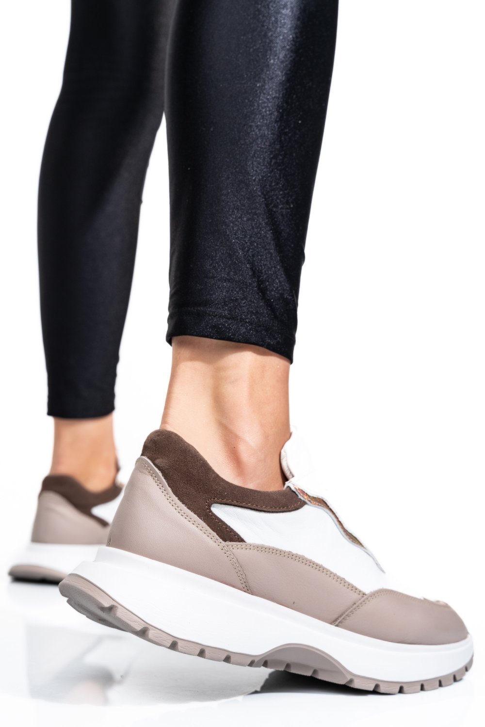 Bézs természetes bőr sport cipők 2s7h41-614np