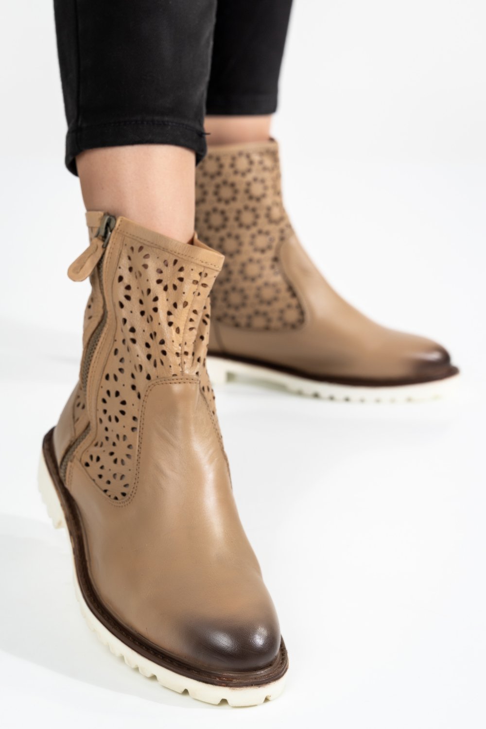 Rózsaszín természetes bőr bakancs 9s7h231