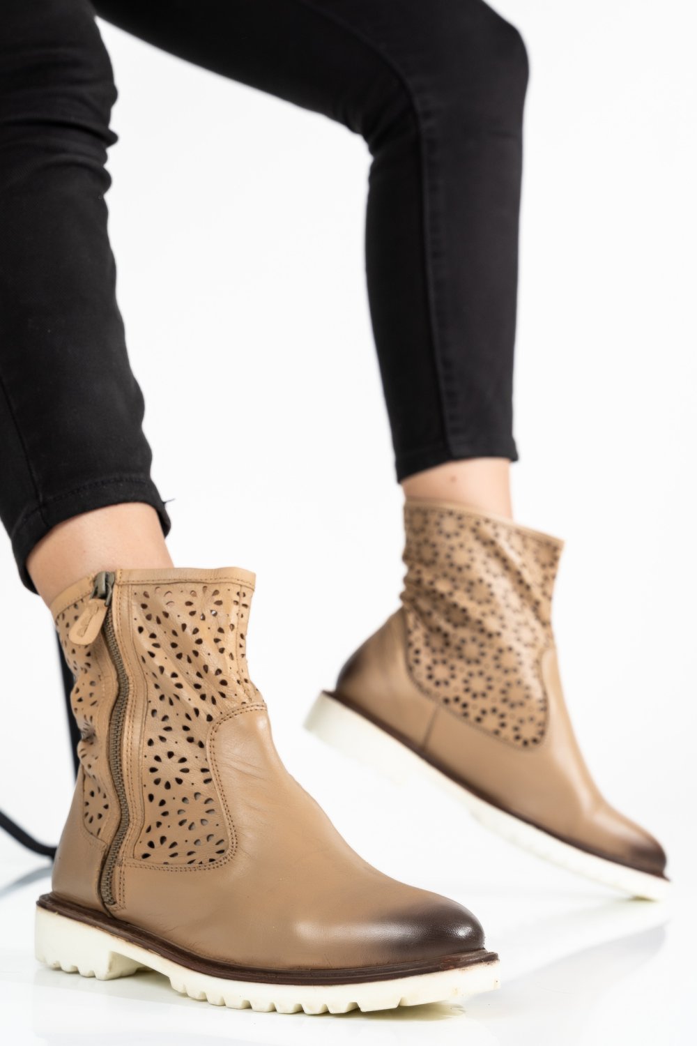 Rózsaszín természetes bőr bakancs 9s7h231