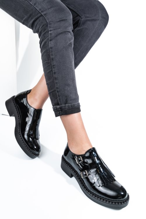 Fekete természetes lakkozott bőr  4s7h40