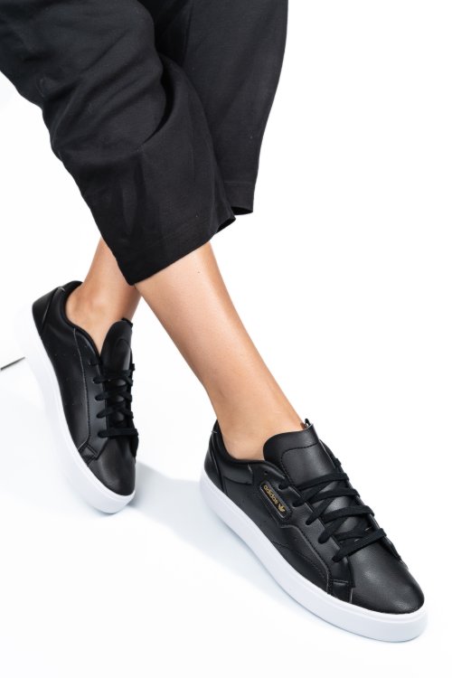 Adidas fekete sportcipők hs7h05181