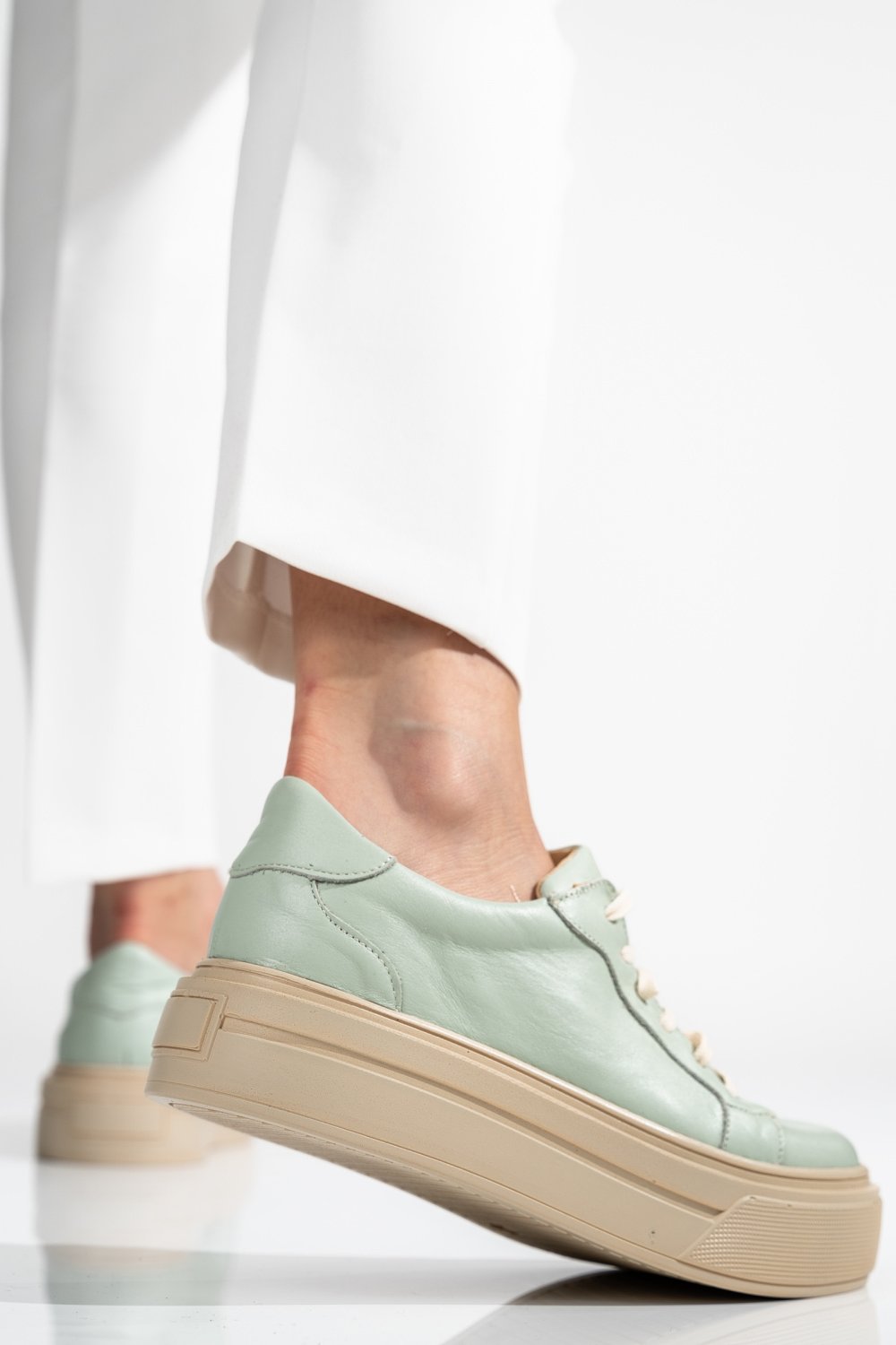 Természetes bőr sport cipők 3s7h000