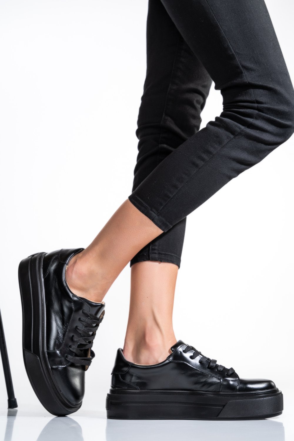 Fekete természetes bőr sport cipők 3s7h000