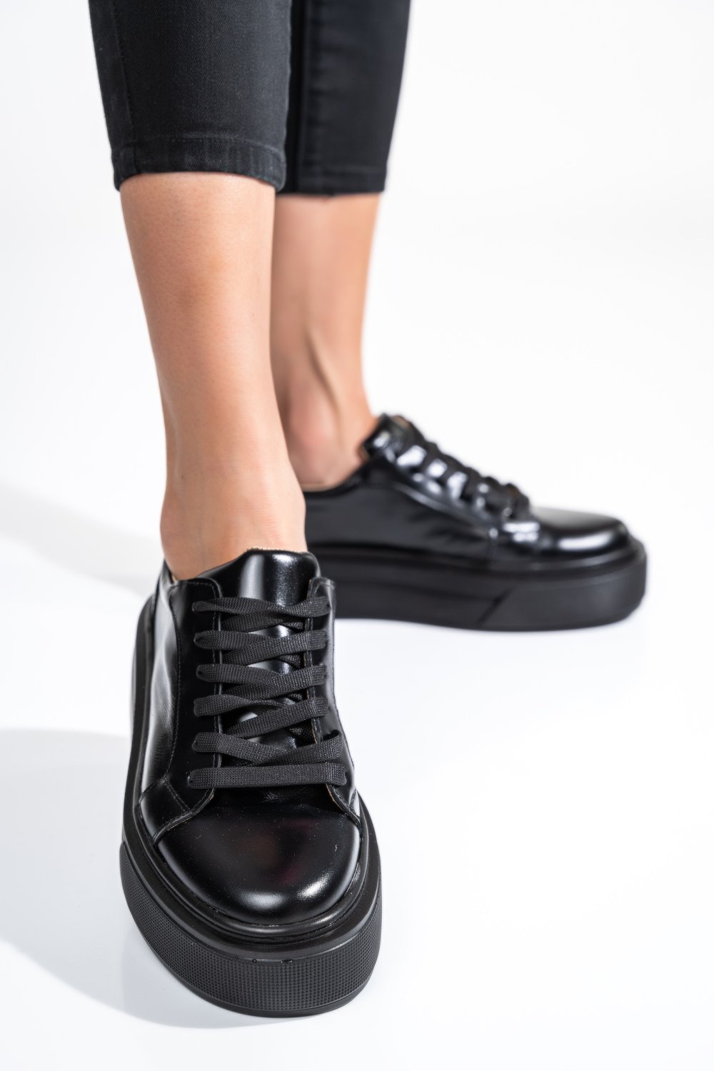 Fekete természetes bőr sport cipők 3s7h000