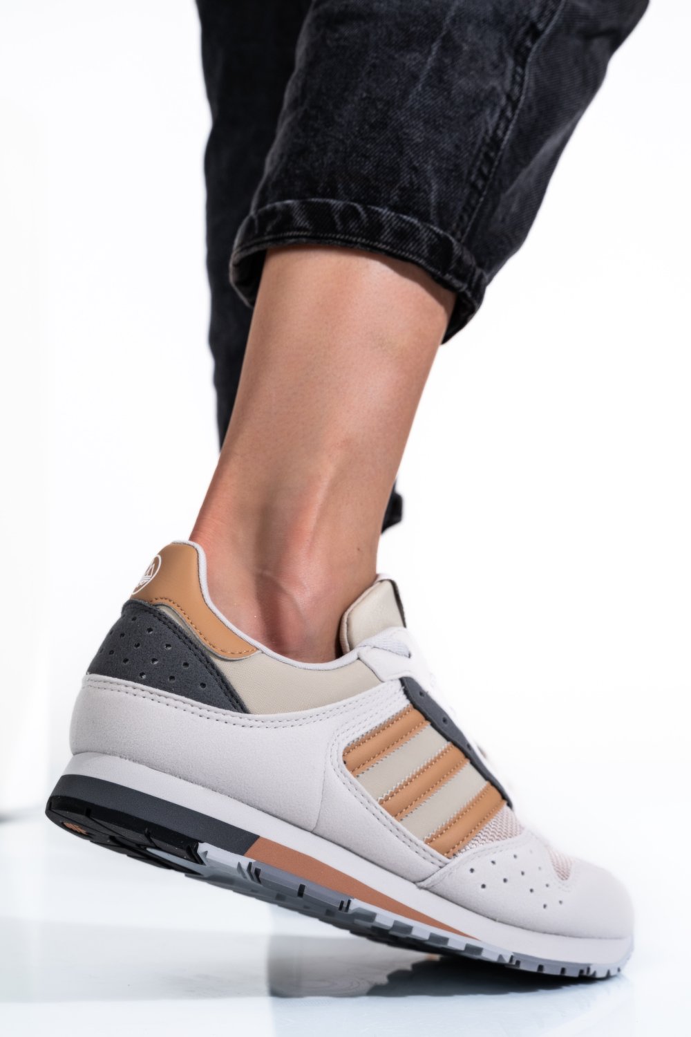 Adidas fehér sportcipők gs7hx3818