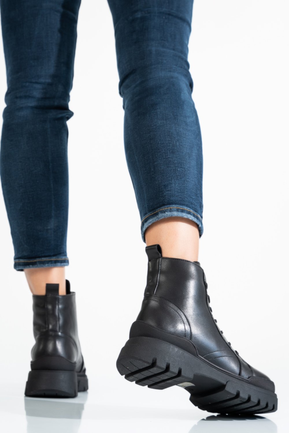 Fekete természetes bőr bakancs 2s7h22836np