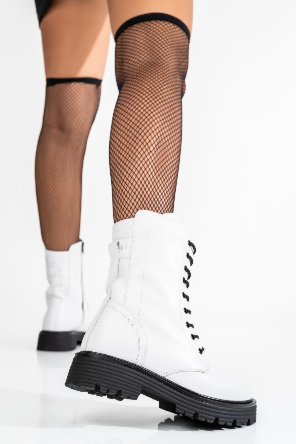 Fehér természetes bőr bakancs 2s7h22828np