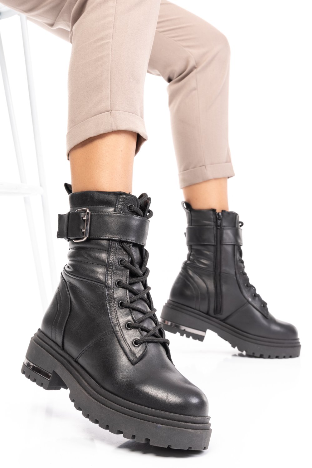 Fekete természetes bőr bakancs 2s7h02846np