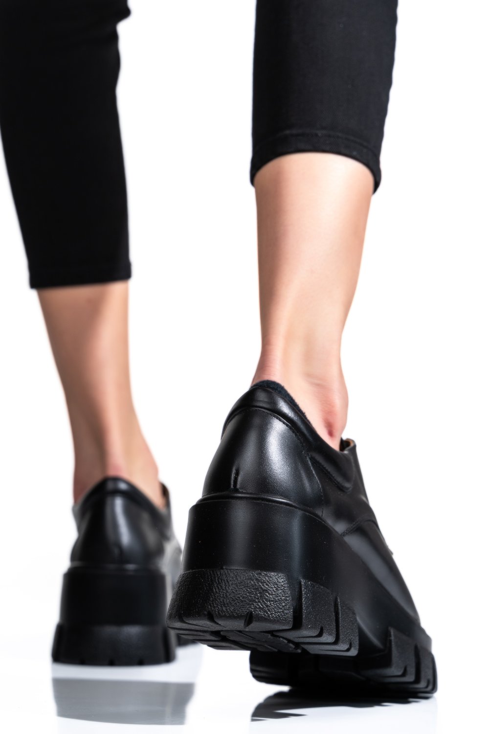 Fekete természetes bőr  2s7h080