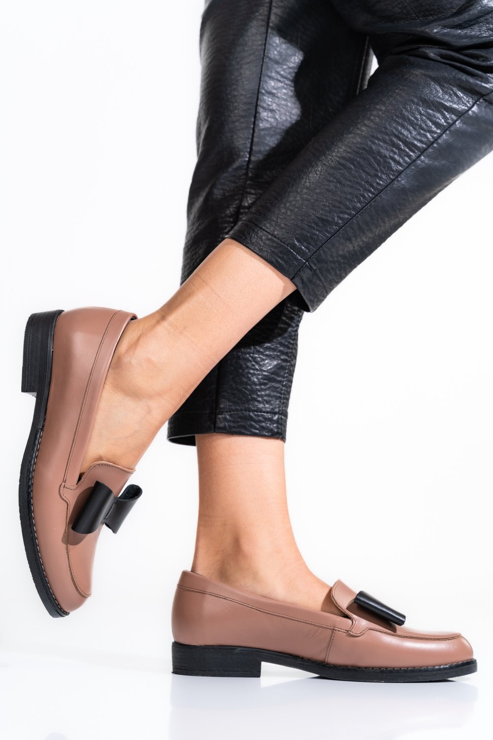 Rózsaszín természetes bőr  2s7h110