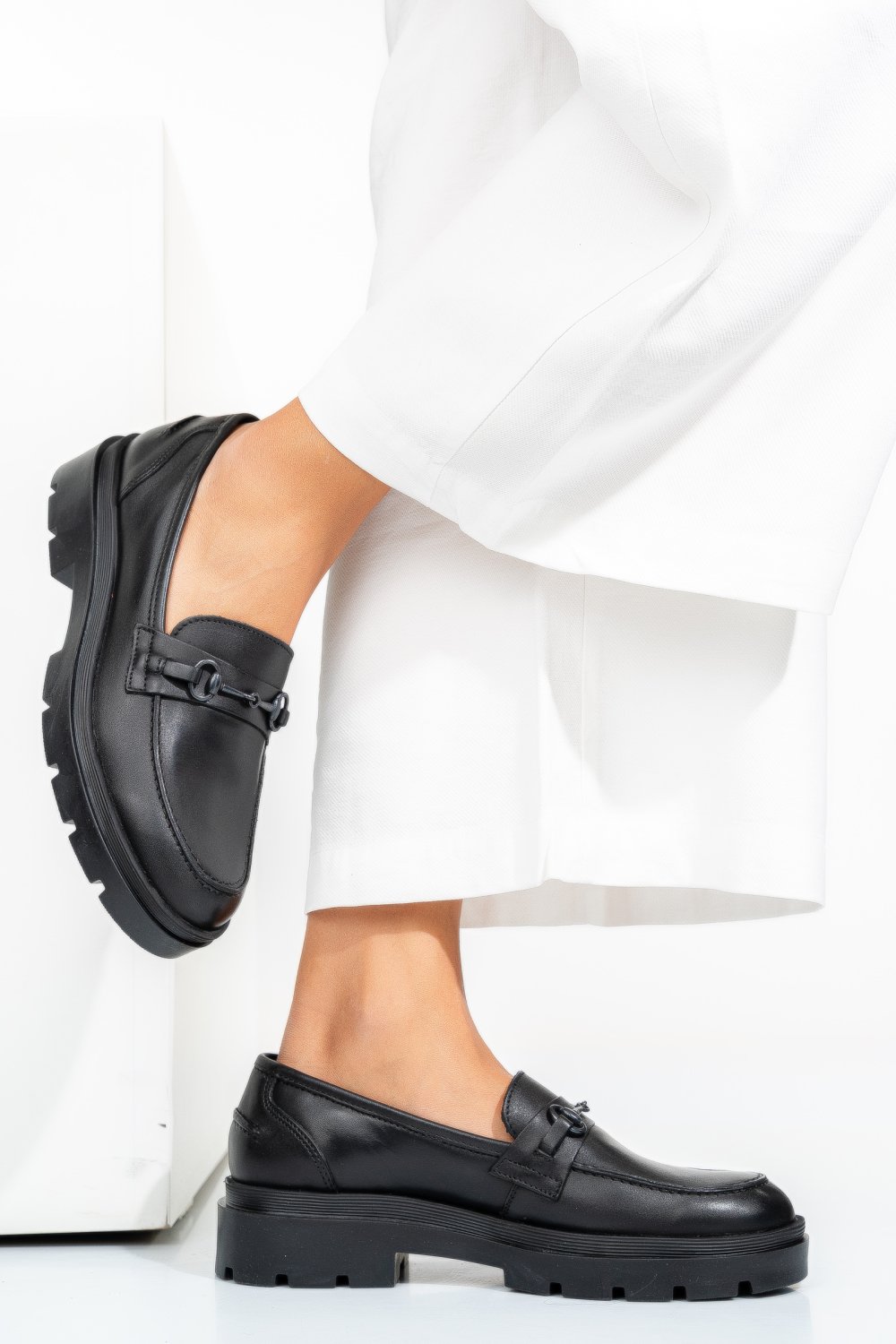 Fekete természetes bőr  ss7hally02