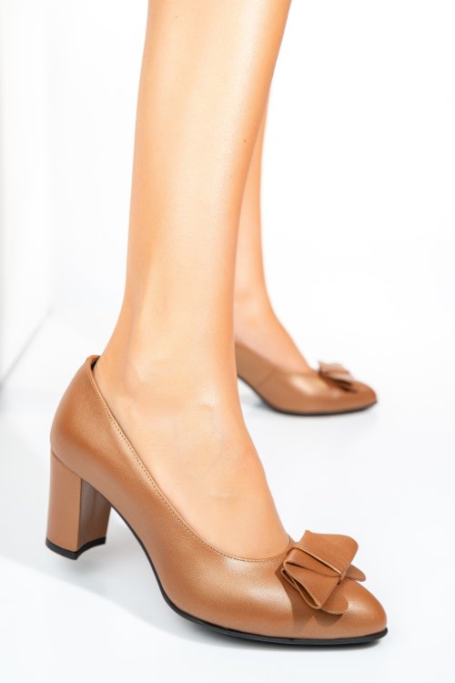 Barna természetes bőr magassarkú cipők 5s7h010