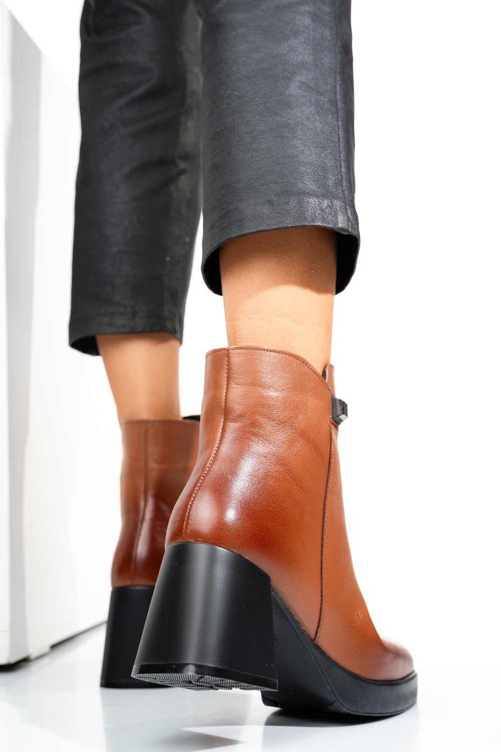 Barna természetes bőr bokacsizma 2s7h42828np