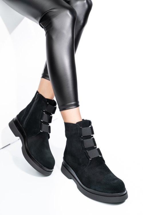 Fekete fordított bőr bakancs 2s7h42816sp