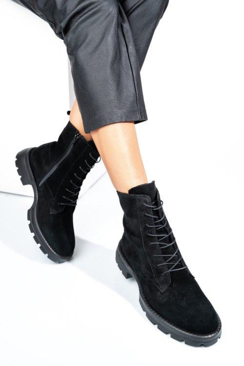 Fekete fordított bőr bakancs 2s7h42801sp