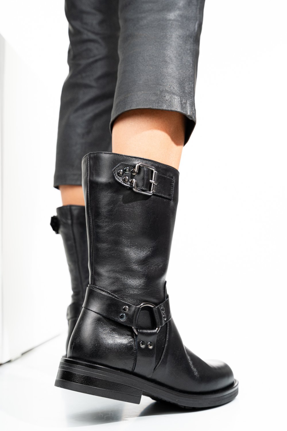 Fekete természetes bőr csizma 2s7h42832np