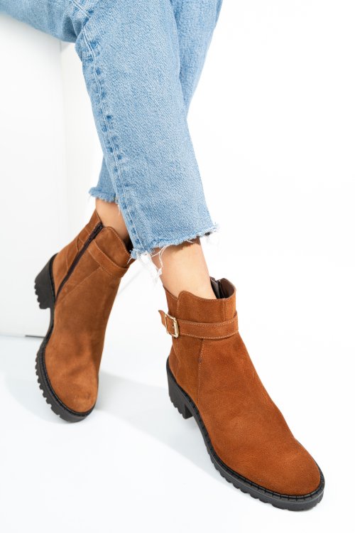 Barna fordított bőr bakancs 1s7h537