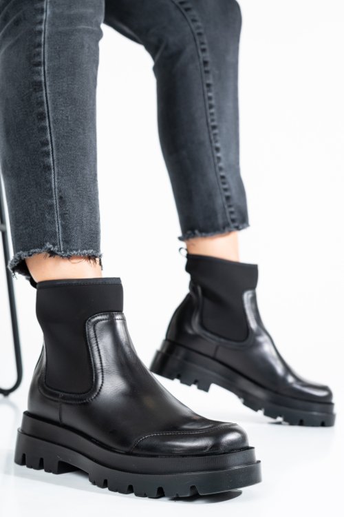 Fekete természetes bőr bakancs 8s7h962