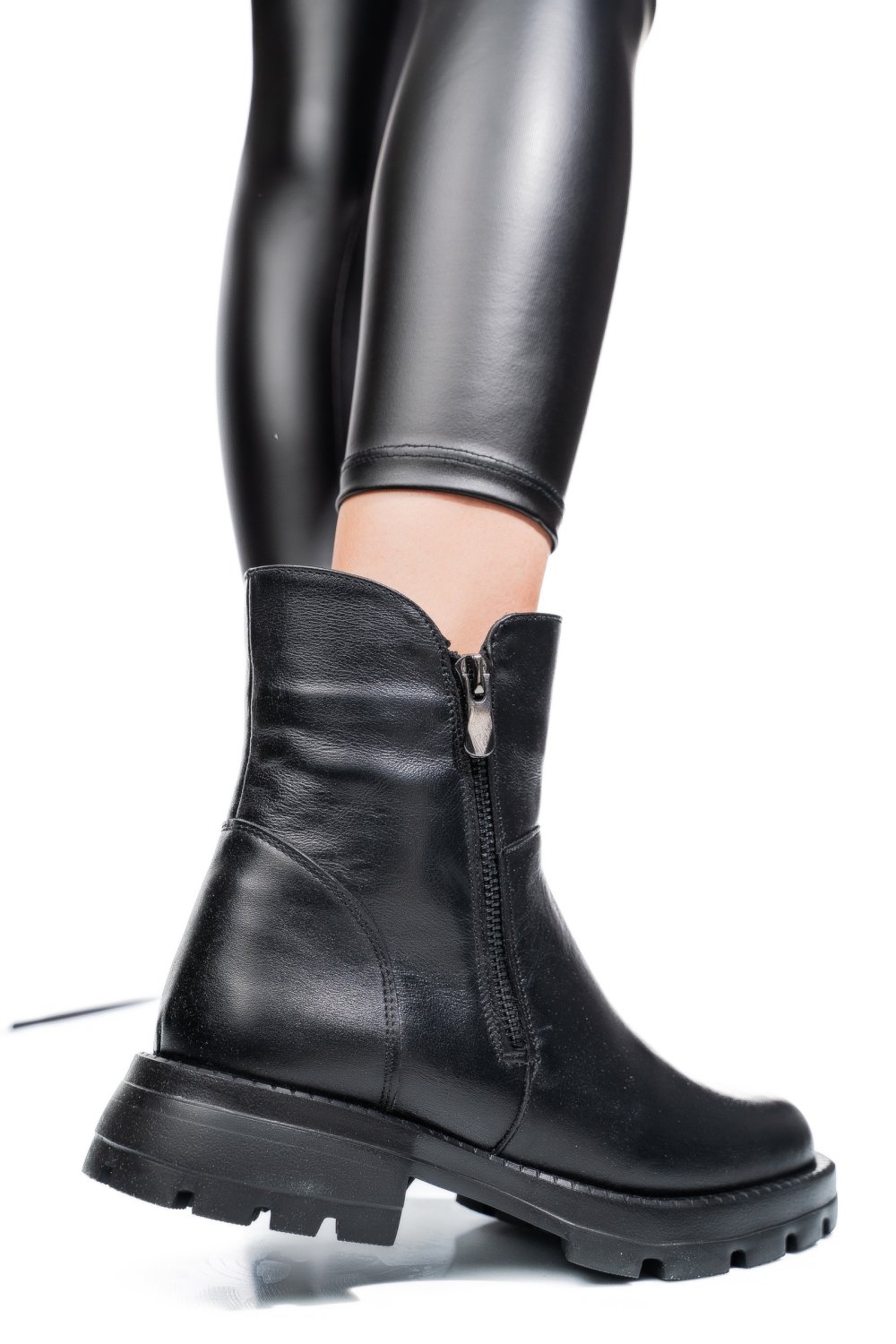 Fekete természetes bőr bakancs 2s7h42841np