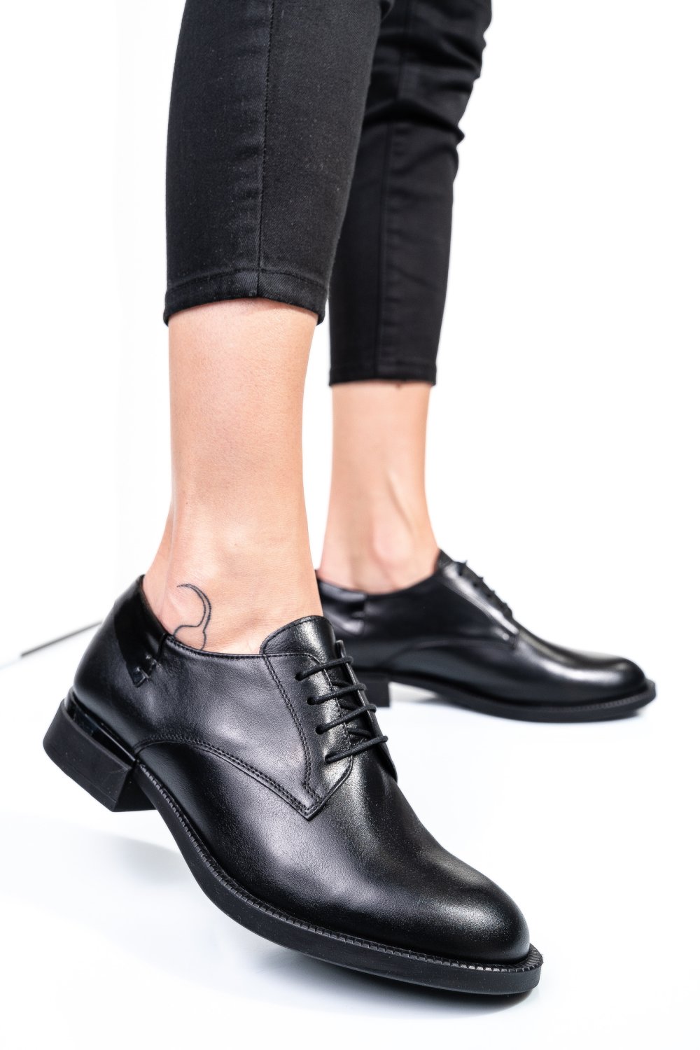 Fekete természetes bőr  2s7h51624np