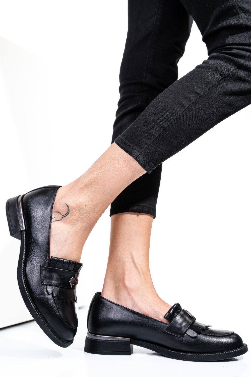 Fekete természetes bőr  2s7h51628np