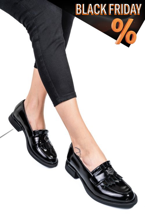 Fekete természetes lakkozott bőr  2s7h51628npk