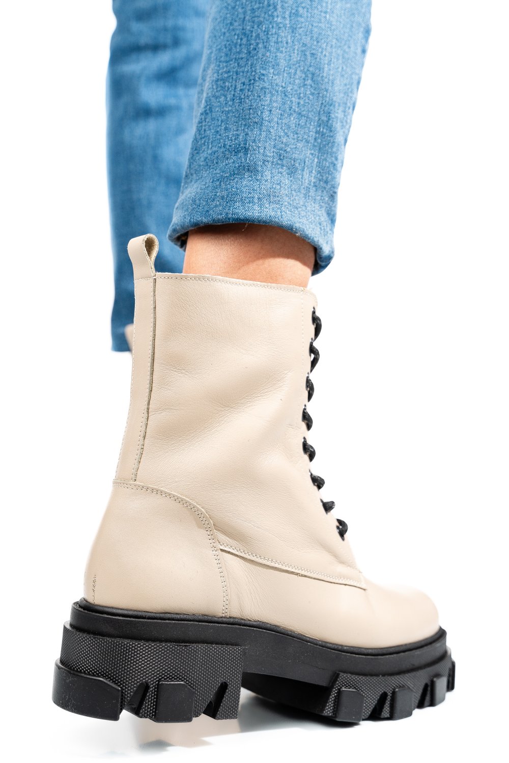 Bézs természetes bőr bakancs 1s7h51