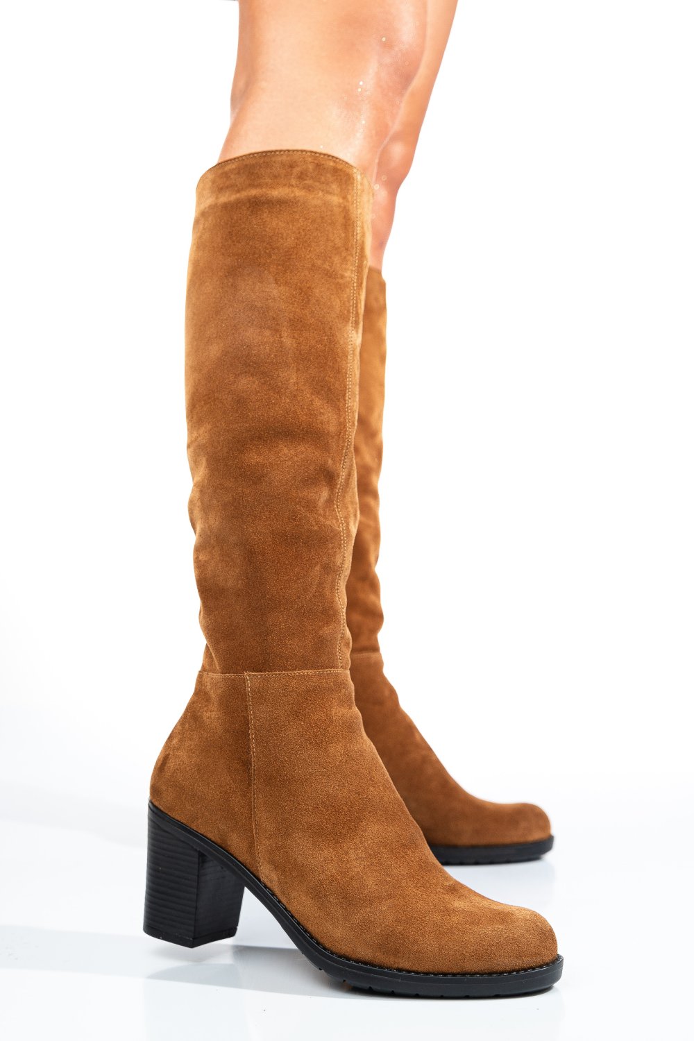 Barna fordított bőr csizma 8s7h00