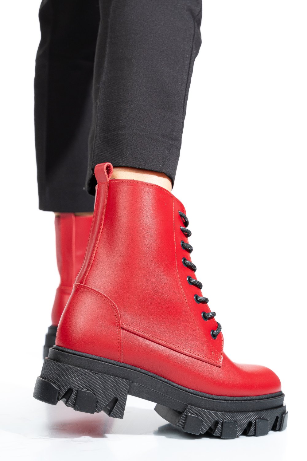 Piros természetes bőr bakancs 1s7h24