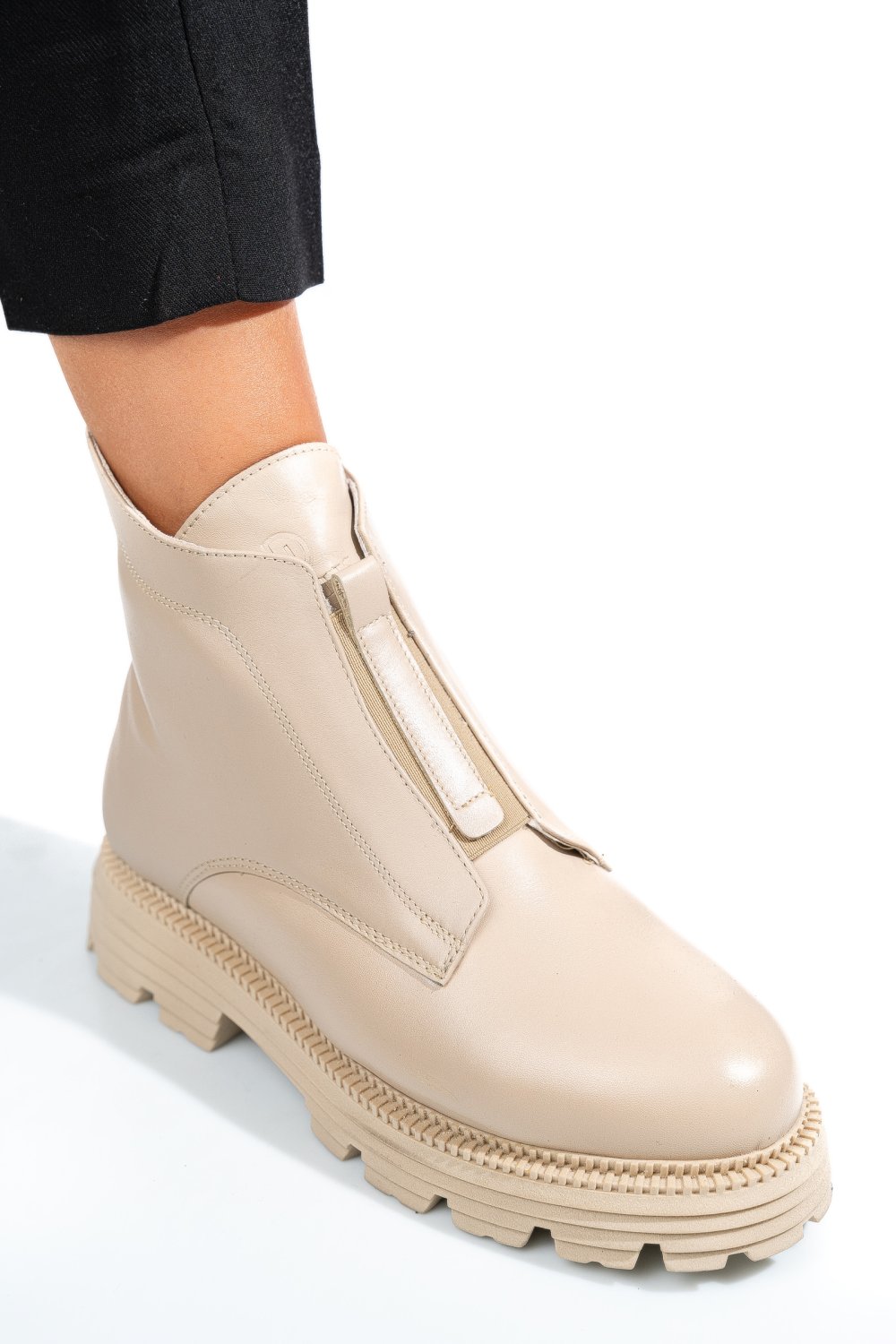 Bézs természetes bőr bakancs 4s7h23