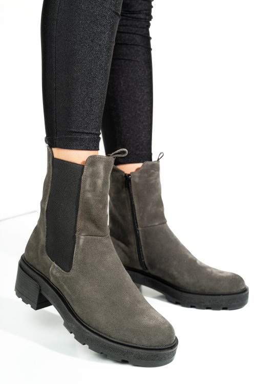 Szürke fordított bőr bakancs 2s7h24