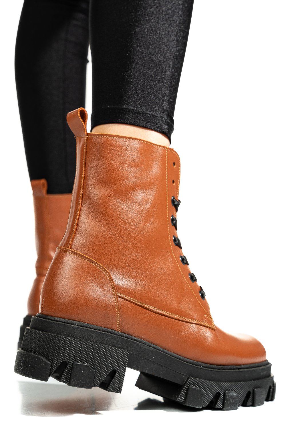 Barna természetes bőr bakancs 1s7h24