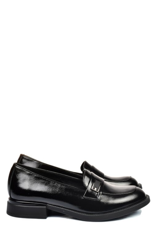 Fekete természetes lakkozott bőr  2s7h51626npk