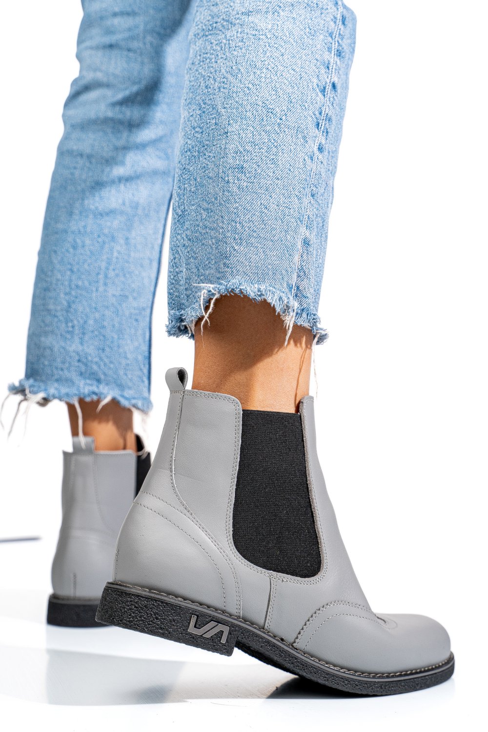 Szürke természetes bőr bakancs 2s7h12