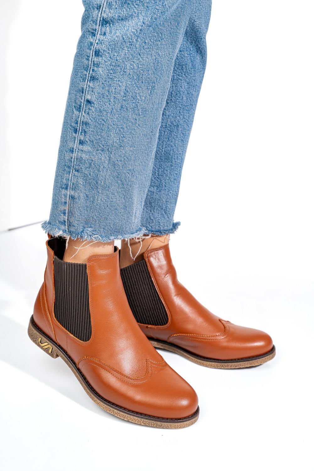 Barna természetes bőr bakancs 2s7h12