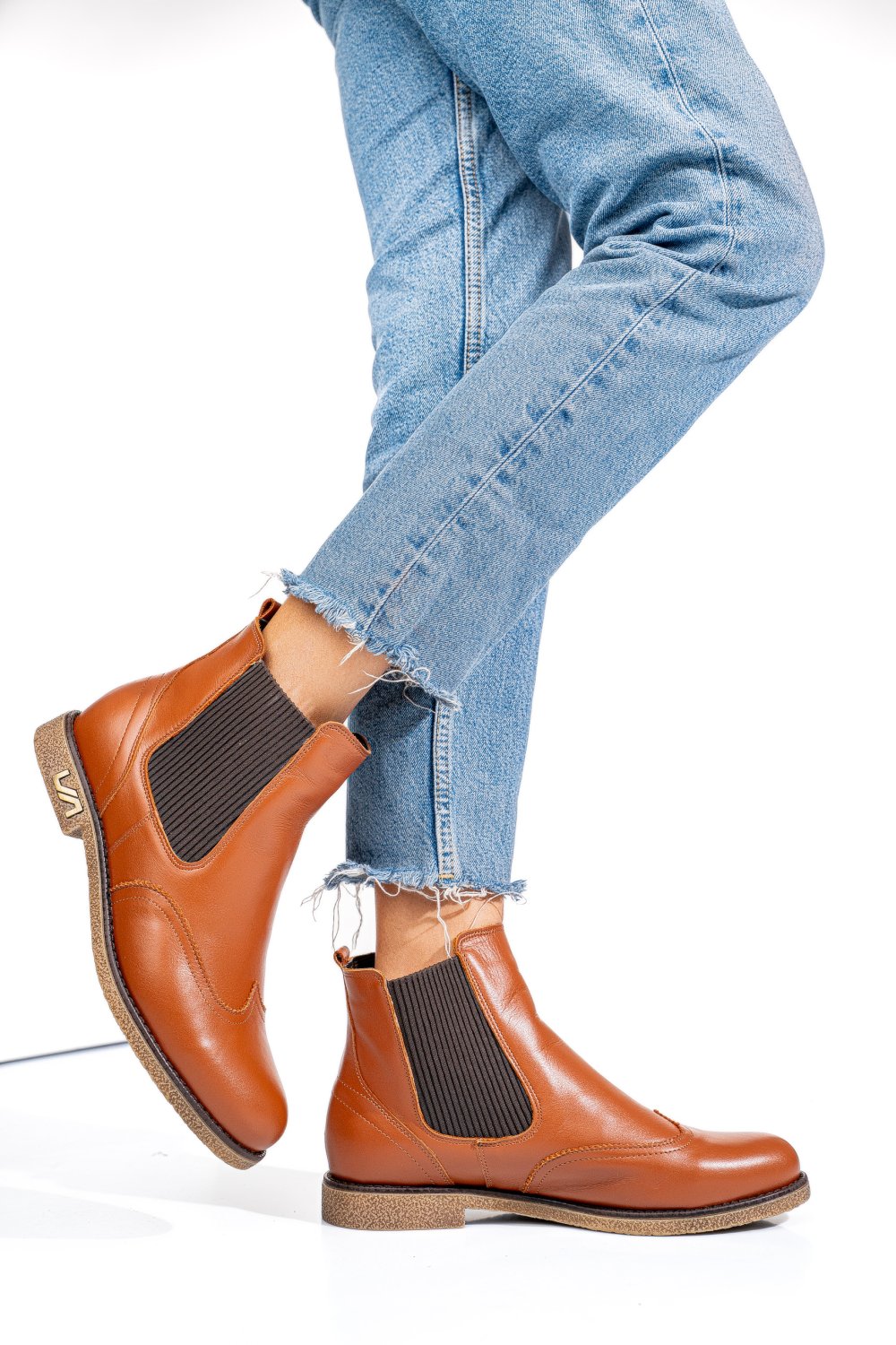 Barna természetes bőr bakancs 2s7h12