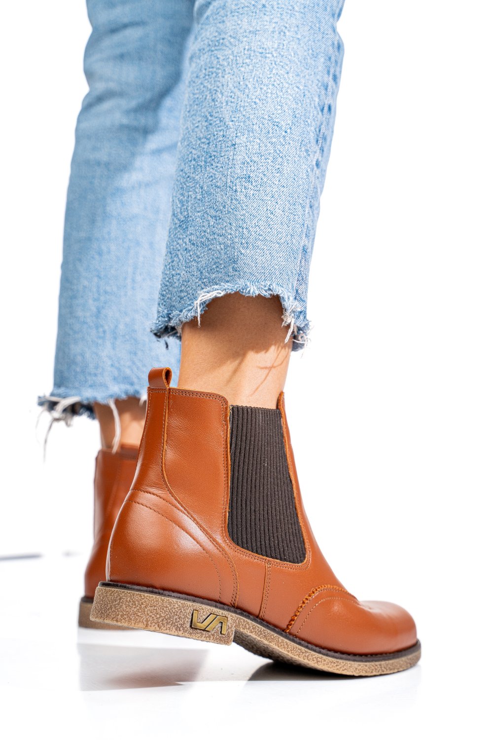 Barna természetes bőr bakancs 2s7h12