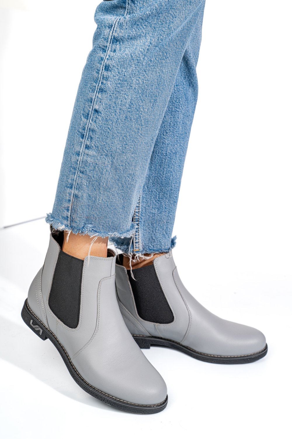Szürke természetes bőr bakancs 2s7h11