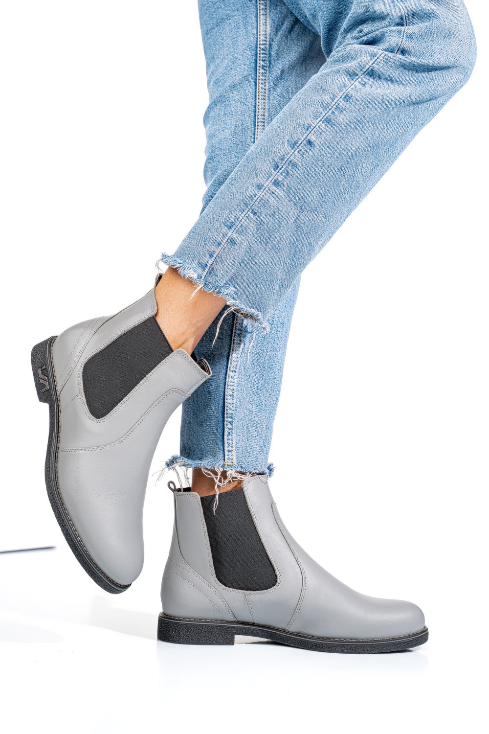 Szürke természetes bőr bakancs 2s7h11