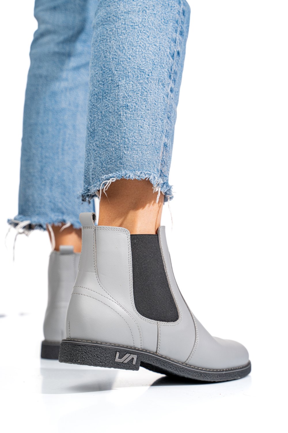 Szürke természetes bőr bakancs 2s7h11