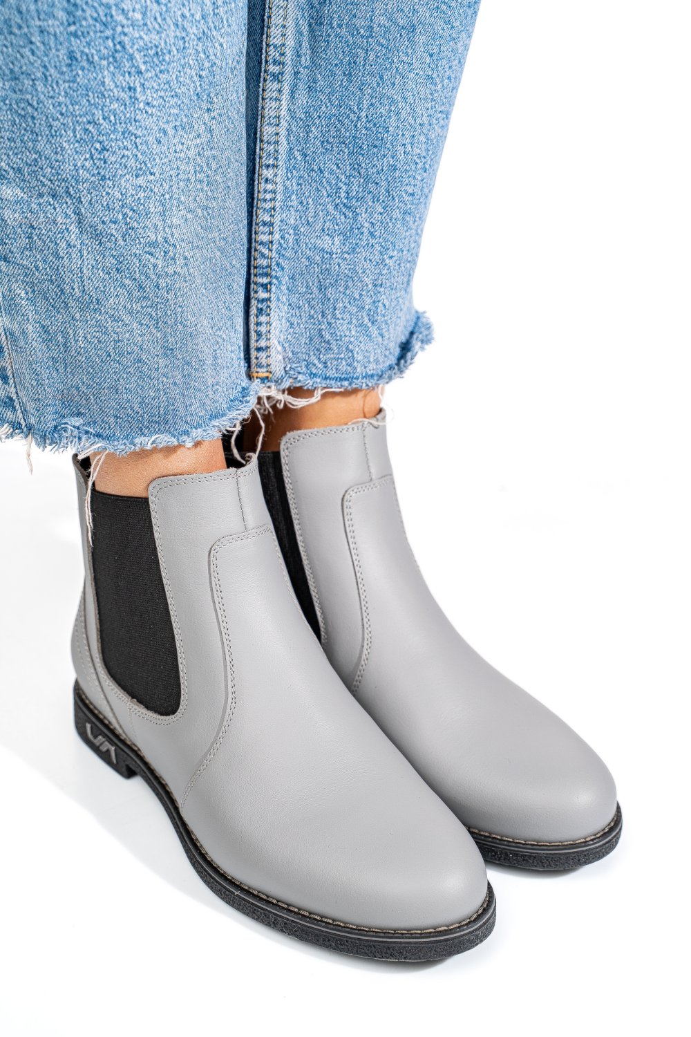 Szürke természetes bőr bakancs 2s7h11