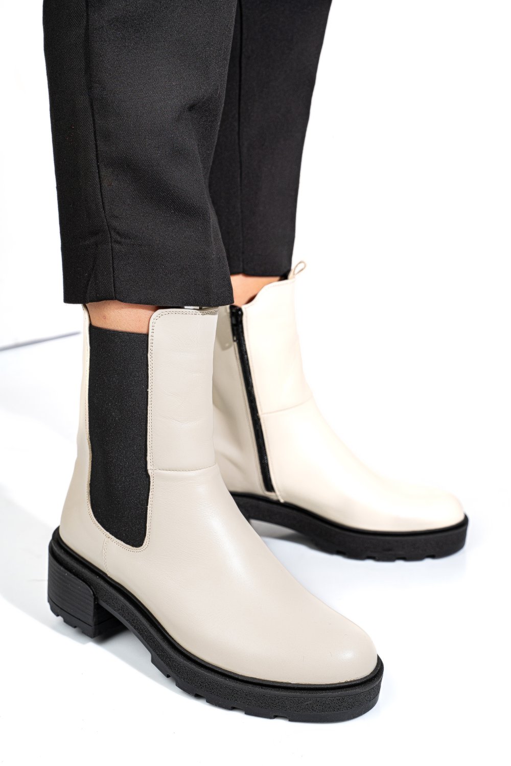 Bézs természetes bőr bakancs 2s7h24