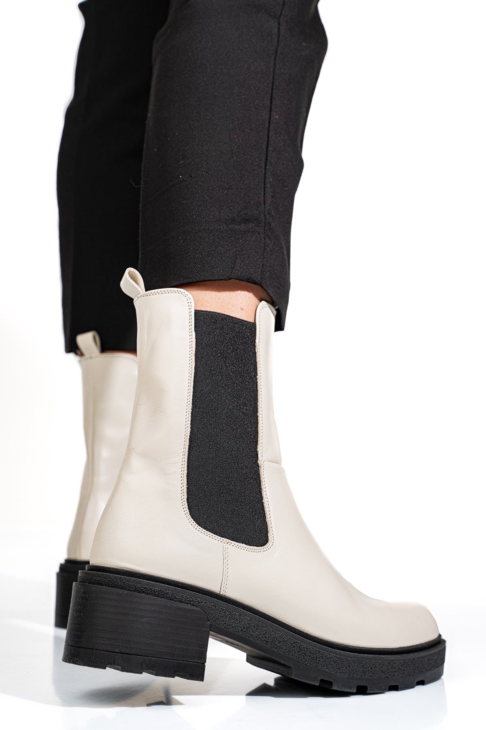 Bézs természetes bőr bakancs 2s7h24