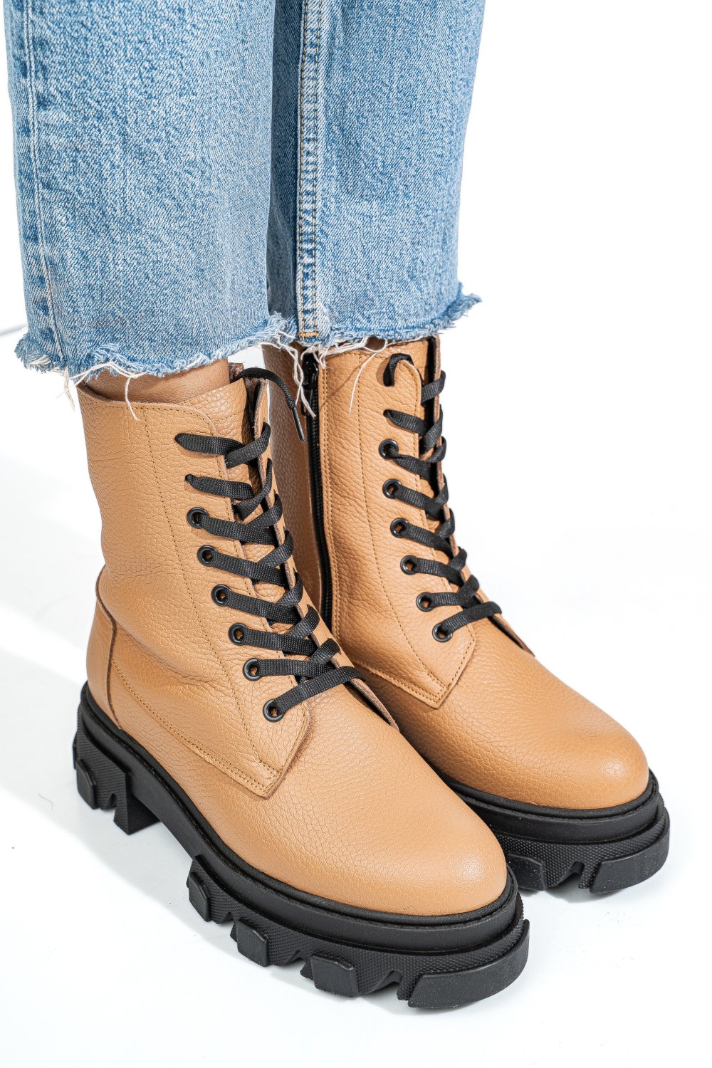 Barna természetes bőr bakancs 1s7h24