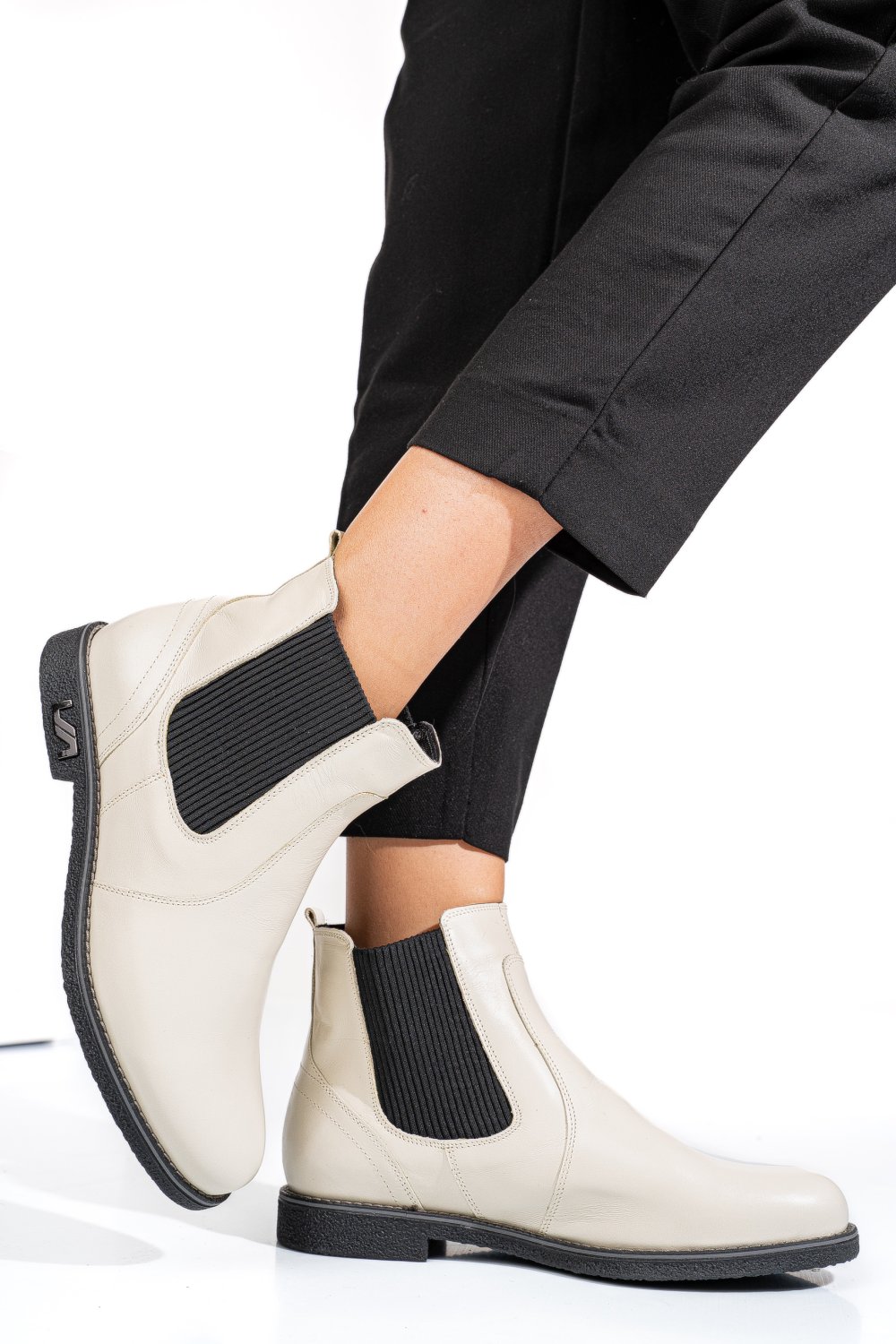 Bézs természetes bőr bakancs 2s7h11