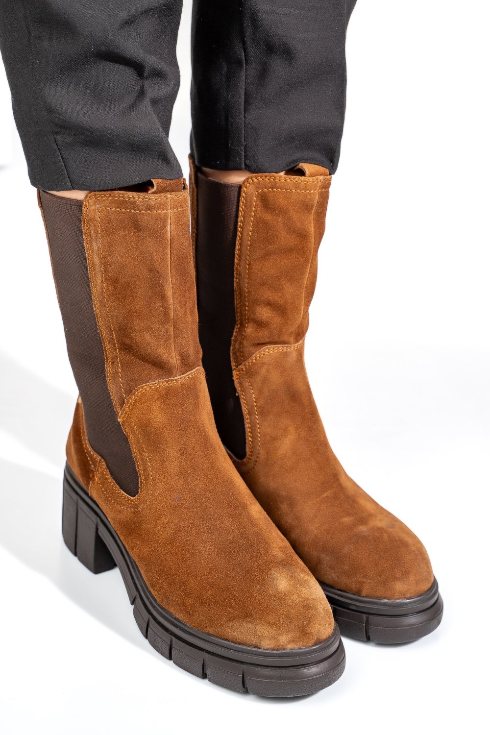 Barna fordított bőr bakancs 1s7h0603