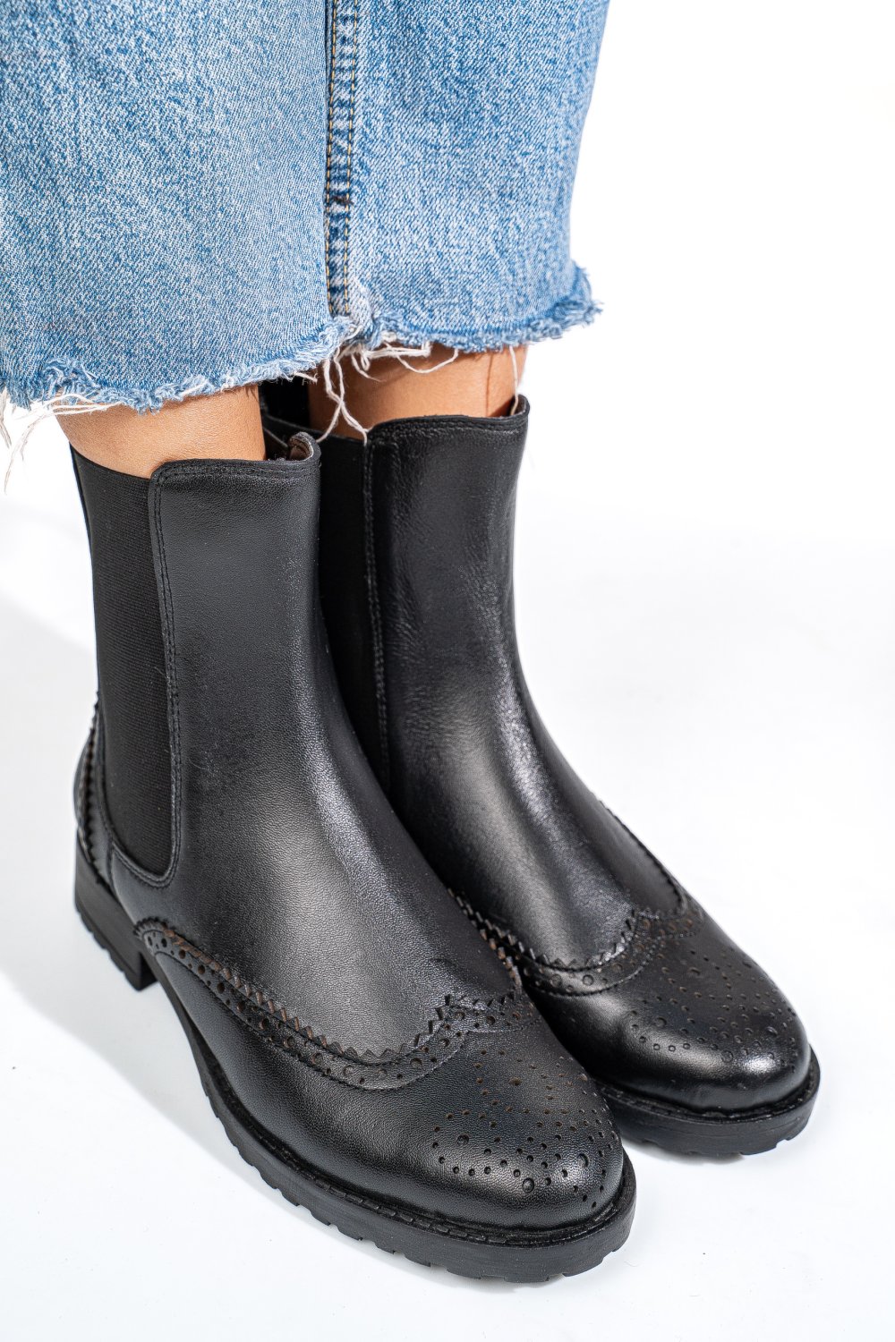 Fekete természetes bőr bakancs 1s7h0795