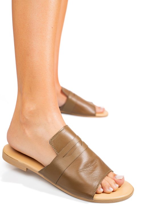 Barna természetes bőr szandál ss7hfiziosa